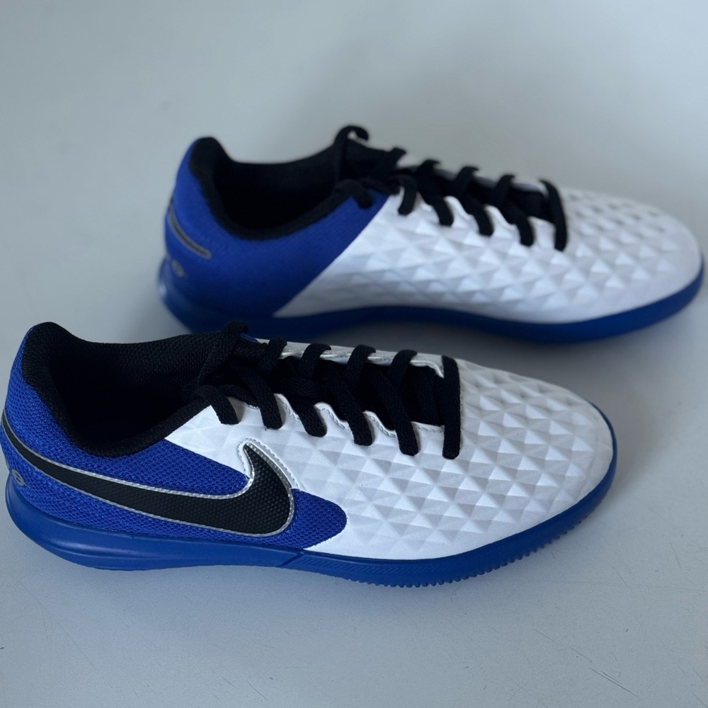 New Nike White and Blue Indoor Cleats - Picture 6 of 9